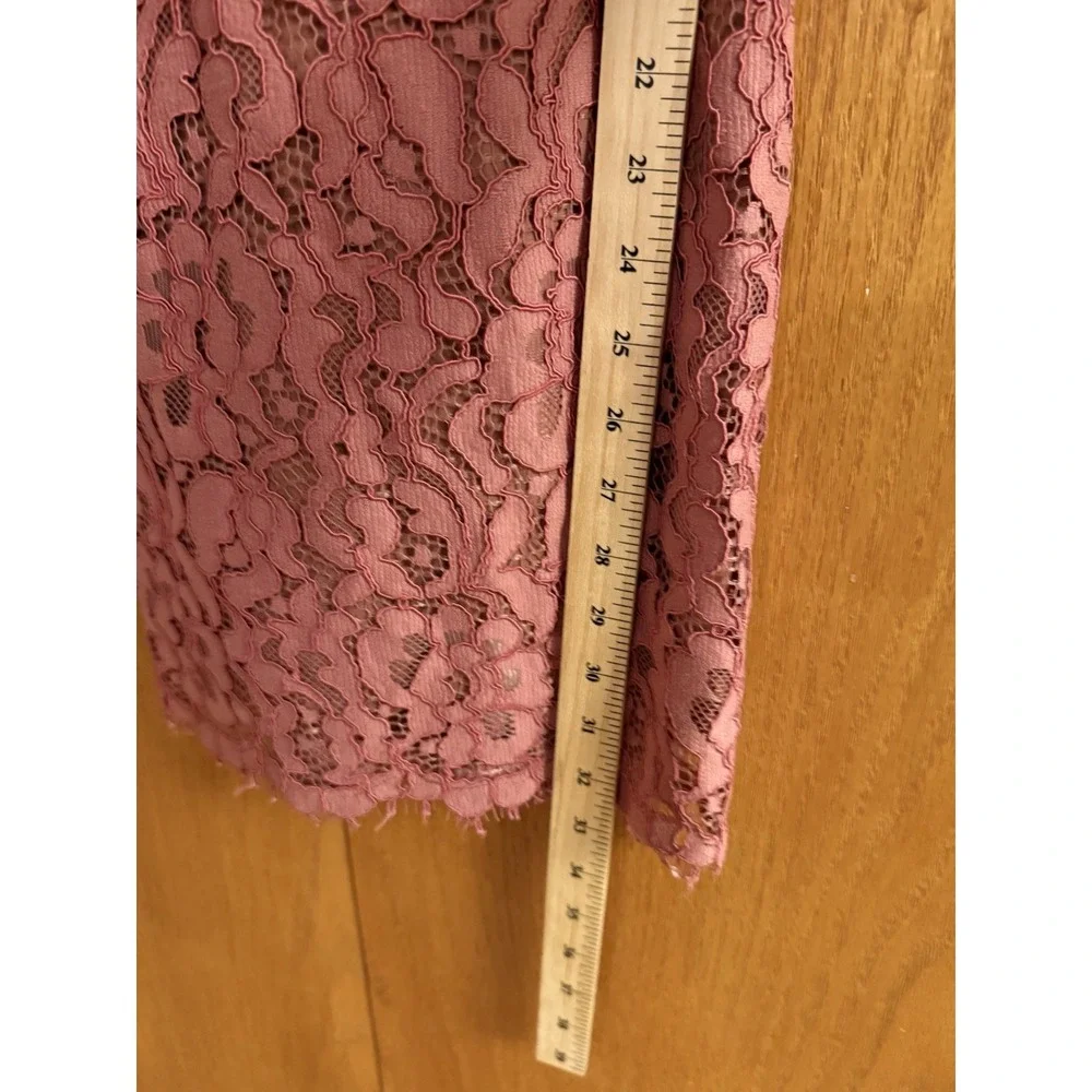 REVOLVE Lovers + Friends Lace Dress Sz XS Blush Pink‎ V Neck Spaghetti Strap